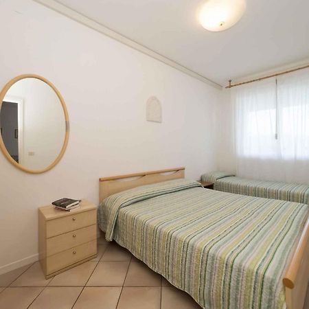 Apartment In Lignano Sabbiadoro 21783 Екстериор снимка