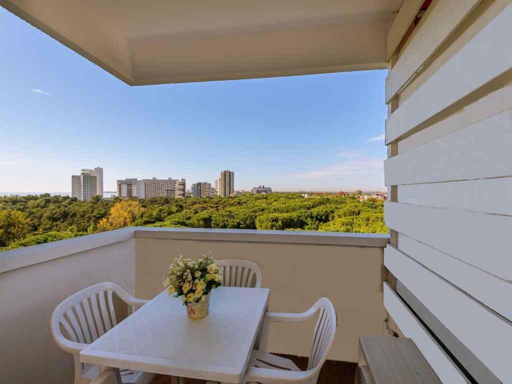 Apartment In Lignano Sabbiadoro 21783 Екстериор снимка