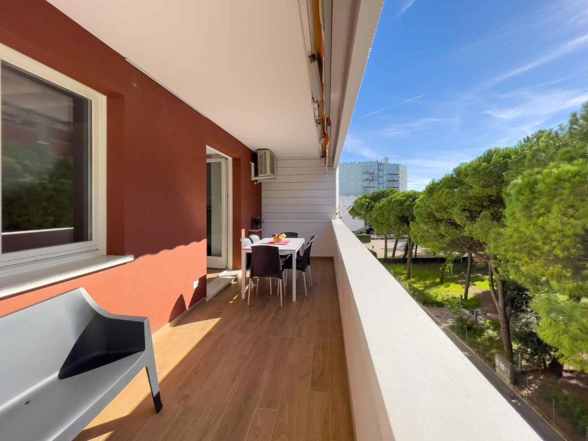Apartment In Lignano Sabbiadoro 21783 Екстериор снимка