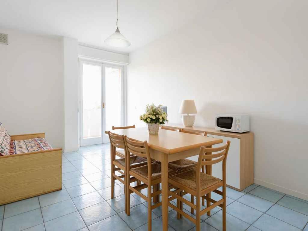 Apartment In Lignano Sabbiadoro 21783 Екстериор снимка